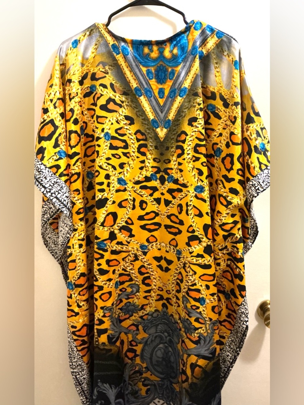 Woman’s Multicolor Animal Print Kaftan - Picture 6 of 6